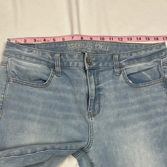 AEO Light Blue Women's Jeans - Picture 5 of 10